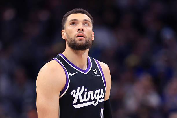 賽季報銷！拉文將接受右手小指肌腱手術(shù) 今夏大概率執(zhí)行球員選項(xiàng)